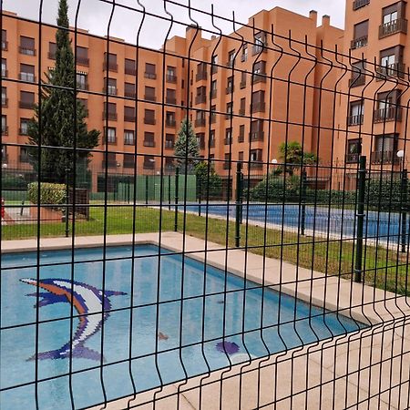 Samaniego, Piscina Y Garaje Junto Civitas Metropolitano Y Aeropuerto Madrid Extérieur photo